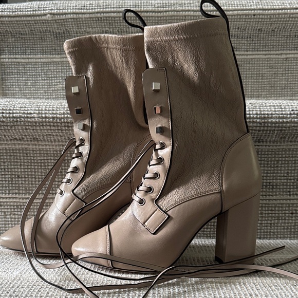 Stuart Weitzman Tan Lace Up Boots Never Been Worn size 6.5 - Picture 1 of 5